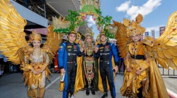 Ceremony GT World Challenge Asia 2025,Meriahnya Tampilan Mandalika Internasional Fashion