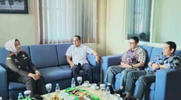 Ketua DPRD Lalu Ramdsn Terima Kunjungan Silaturahmi Kejari Lombok Tengah