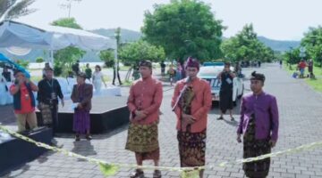 Wakil Bupati Lombok Tengah Lepas Karnaval Budaya Siyu Puteri di Kute Mandalika