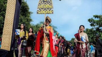 Politeknik Pariwisata Lombok Meriahkan Festival Bau Nyale 2026