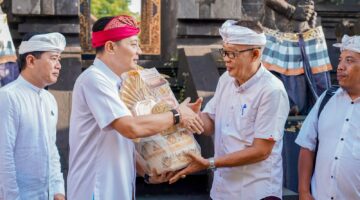 ITDC Perkuat Sinergi dengan Desa Penyangga,Salurkan Bantuan Bina Lingkungan kepada Tiga Desa Adat di Benoa