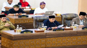 Fraksi-Fraksi DPRD Lombok Tengah Sampaikan Pemandangan Umum terhadap Raperda Pertanggungjawaban APBD 2025